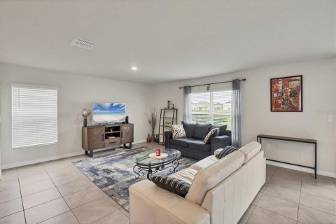 House in Bradenton, Florida 4 bedrooms, 208.84 sq.m. № 1905258 - photo 7