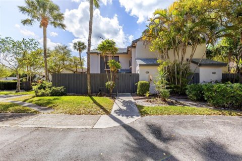 Touwnhouse à vendre à Coconut Creek, Floride: 2 chambres, 109.81 m2 № 2146704 - photo 2