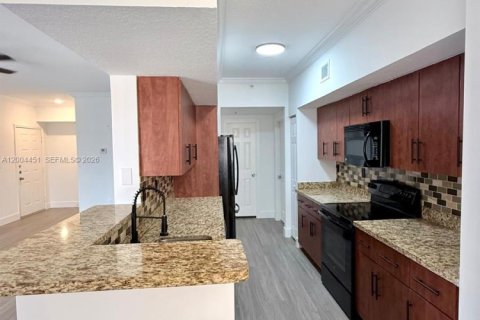 Condo in Pembroke Pines, Florida, 2 bedrooms  № 2068988 - photo 7
