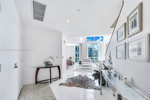 Condominio en venta en Aventura, Florida, 2 dormitorios, 157.19 m2 № 1871717 - foto 3