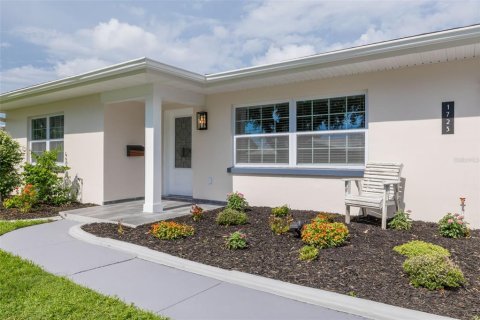 House in Belleair, Florida 4 bedrooms, 175.12 sq.m. № 1796779 - photo 5