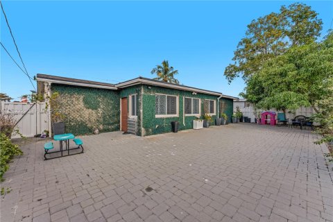 Купить виллу или дом в Санрайз, Флорида 3 спальни, 162.58м2, № 2026236 - фото 2