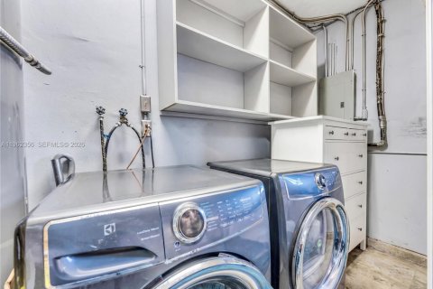 Купить виллу или дом в Санрайз, Флорида 3 спальни, 162.58м2, № 2026236 - фото 17