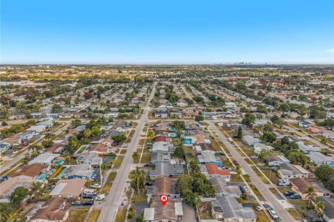 Купить виллу или дом в Санрайз, Флорида 3 спальни, 162.58м2, № 2026236 - фото 20