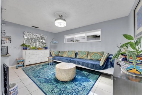 Купить виллу или дом в Санрайз, Флорида 3 спальни, 162.58м2, № 2026236 - фото 7