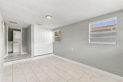 Villa ou maison à louer à Saint Petersburg, Floride: 3 chambres, 84.73 m2 № 2383400 - photo 11