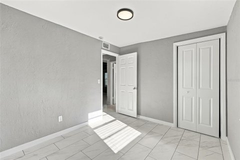 Villa ou maison à louer à Saint Petersburg, Floride: 3 chambres, 84.73 m2 № 2383400 - photo 19