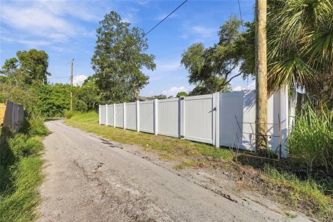 Villa ou maison à louer à Saint Petersburg, Floride: 3 chambres, 84.73 m2 № 2383400 - photo 25