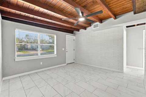 Villa ou maison à louer à Saint Petersburg, Floride: 3 chambres, 84.73 m2 № 2383400 - photo 4