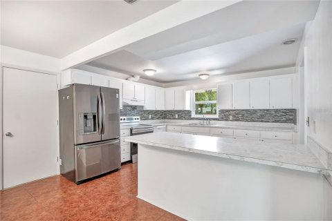 House in Ormond Beach, Florida 4 bedrooms, 164.25 sq.m. № 2196990 - photo 10