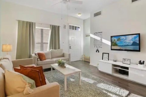 Condominio en venta en Kissimmee, Florida, 3 dormitorios, 120.4 m2 № 2110024 - foto 2