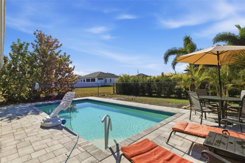 Casa en venta en Cape Coral, Florida, 3 dormitorios, 139.45 m2 № 2214508 - foto 27