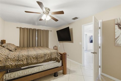 Casa en venta en Cape Coral, Florida, 3 dormitorios, 139.45 m2 № 2214508 - foto 20