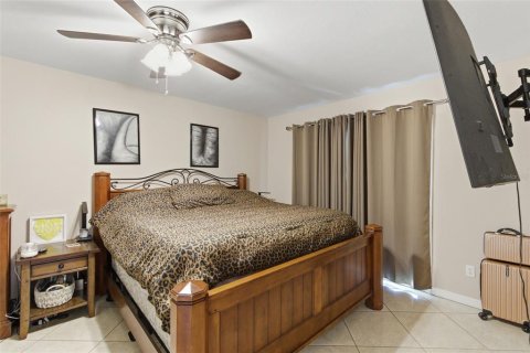 Casa en venta en Cape Coral, Florida, 3 dormitorios, 139.45 m2 № 2214508 - foto 18