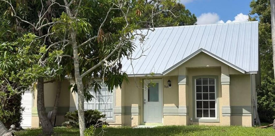 House in Port St. Lucie, Florida 3 bedrooms, 120.96 sq.m. № 2378901