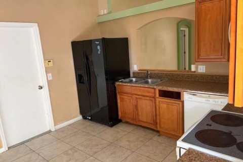 House in Port St. Lucie, Florida 3 bedrooms, 120.96 sq.m. № 2378901 - photo 11