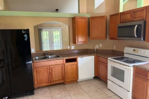 House in Port St. Lucie, Florida 3 bedrooms, 120.96 sq.m. № 2378901 - photo 13