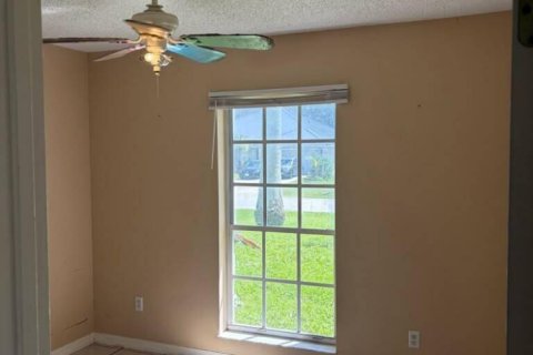 House in Port St. Lucie, Florida 3 bedrooms, 120.96 sq.m. № 2378901 - photo 9