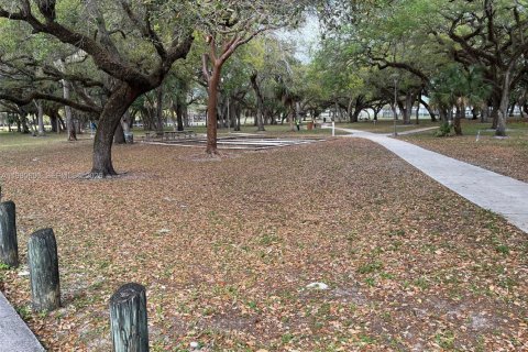 Condominio en venta en Miami, Florida, 1 dormitorio, 57.6 m2 № 2043904 - foto 13