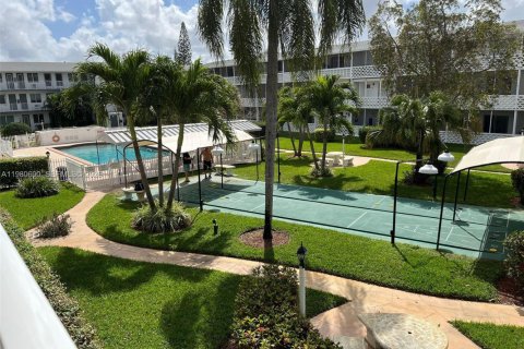 Condominio en Miami, Florida, 1 dormitorio  № 2043904