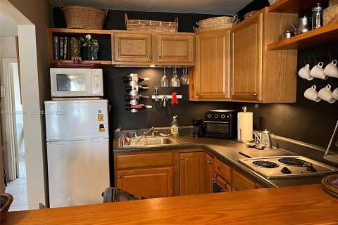 Condominio en venta en Miami, Florida, 1 dormitorio, 57.6 m2 № 2043904 - foto 11