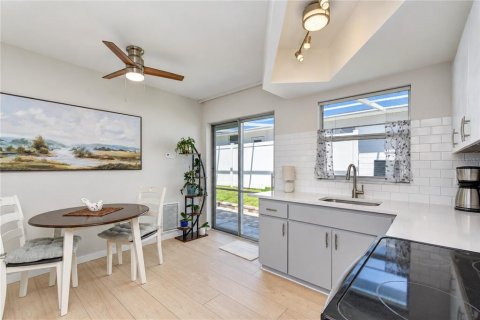 Villa ou maison à vendre à Seminole, Floride: 2 chambres, 65.96 m2 № 2398452 - photo 10