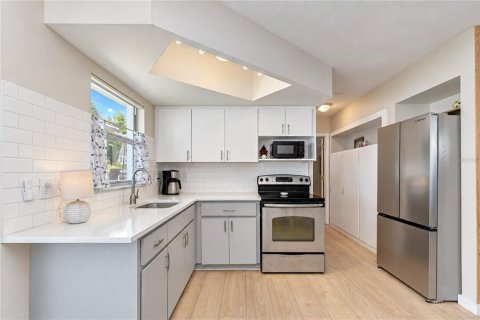 Villa ou maison à vendre à Seminole, Floride: 2 chambres, 65.96 m2 № 2398452 - photo 13