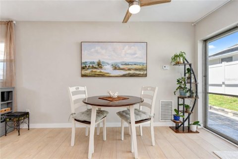 Villa ou maison à vendre à Seminole, Floride: 2 chambres, 65.96 m2 № 2398452 - photo 11