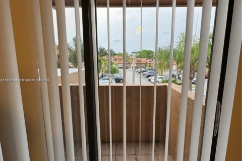 Adosado en venta en Pembroke Pines, Florida, 2 dormitorios, 95.13 m2 № 1955772 - foto 17