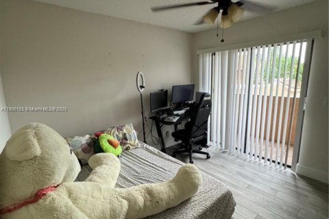 Adosado en venta en Pembroke Pines, Florida, 2 dormitorios, 95.13 m2 № 1955772 - foto 18