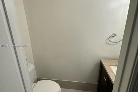 Adosado en venta en Pembroke Pines, Florida, 2 dormitorios, 95.13 m2 № 1955772 - foto 16