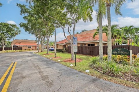 Adosado en venta en Pembroke Pines, Florida, 2 dormitorios, 95.13 m2 № 1955772 - foto 2