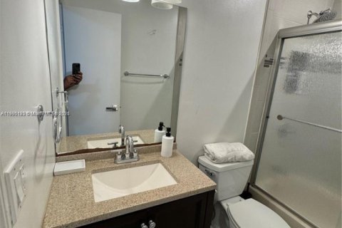 Adosado en venta en Pembroke Pines, Florida, 2 dormitorios, 95.13 m2 № 1955772 - foto 15