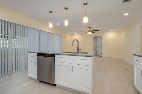 Villa ou maison à louer à Lakeland, Floride: 4 chambres, 212.1 m2 № 2403170 - photo 9