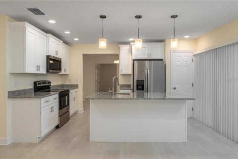 Villa ou maison à louer à Lakeland, Floride: 4 chambres, 212.1 m2 № 2403170 - photo 7