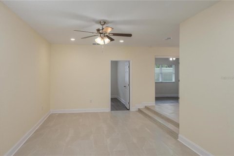 Villa ou maison à louer à Lakeland, Floride: 4 chambres, 212.1 m2 № 2403170 - photo 4