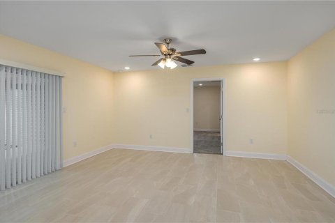 Villa ou maison à louer à Lakeland, Floride: 4 chambres, 212.1 m2 № 2403170 - photo 10