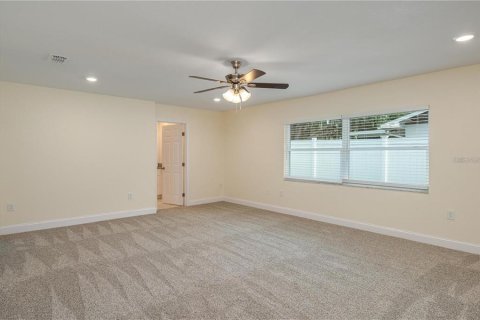 Villa ou maison à louer à Lakeland, Floride: 4 chambres, 212.1 m2 № 2403170 - photo 12