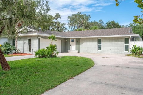 Villa ou maison à louer à Lakeland, Floride: 4 chambres, 212.1 m2 № 2403170 - photo 2