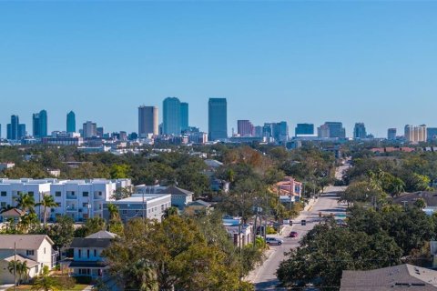 Condo in Tampa, Florida, 1 bedroom № 2215722 - photo 26