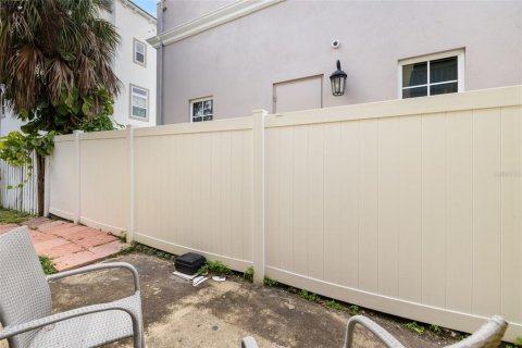 Condo in Tampa, Florida, 1 bedroom № 2215722 - photo 19
