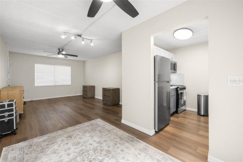 Condo in Tampa, Florida, 1 bedroom № 2215722 - photo 6
