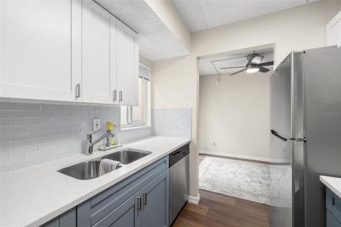 Condo in Tampa, Florida, 1 bedroom № 2215722 - photo 3