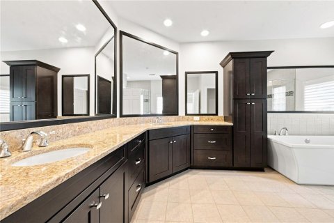 Casa en venta en Seffner, Florida, 5 dormitorios, 325.72 m2 № 2221329 - foto 13