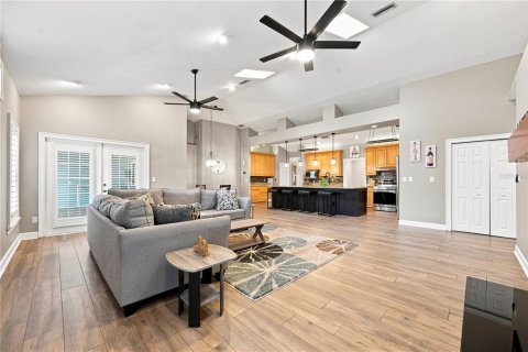 Casa en venta en Seffner, Florida, 5 dormitorios, 325.72 m2 № 2221329 - foto 22