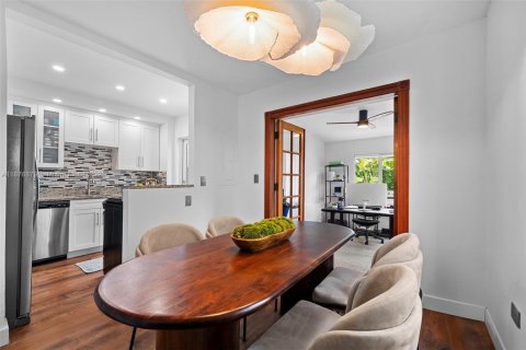 House in Miami Beach, Florida 2 bedrooms, 100.33 sq.m. № 1896065 - photo 5