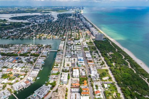 House in Miami Beach, Florida 2 bedrooms, 100.33 sq.m. № 1896065 - photo 1