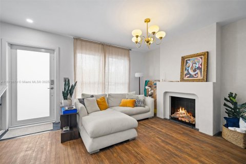 House in Miami Beach, Florida 2 bedrooms, 100.33 sq.m. № 1896065 - photo 20