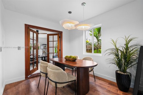 House in Miami Beach, Florida 2 bedrooms, 100.33 sq.m. № 1896065 - photo 4