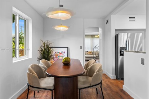 House in Miami Beach, Florida 2 bedrooms, 100.33 sq.m. № 1896065 - photo 27